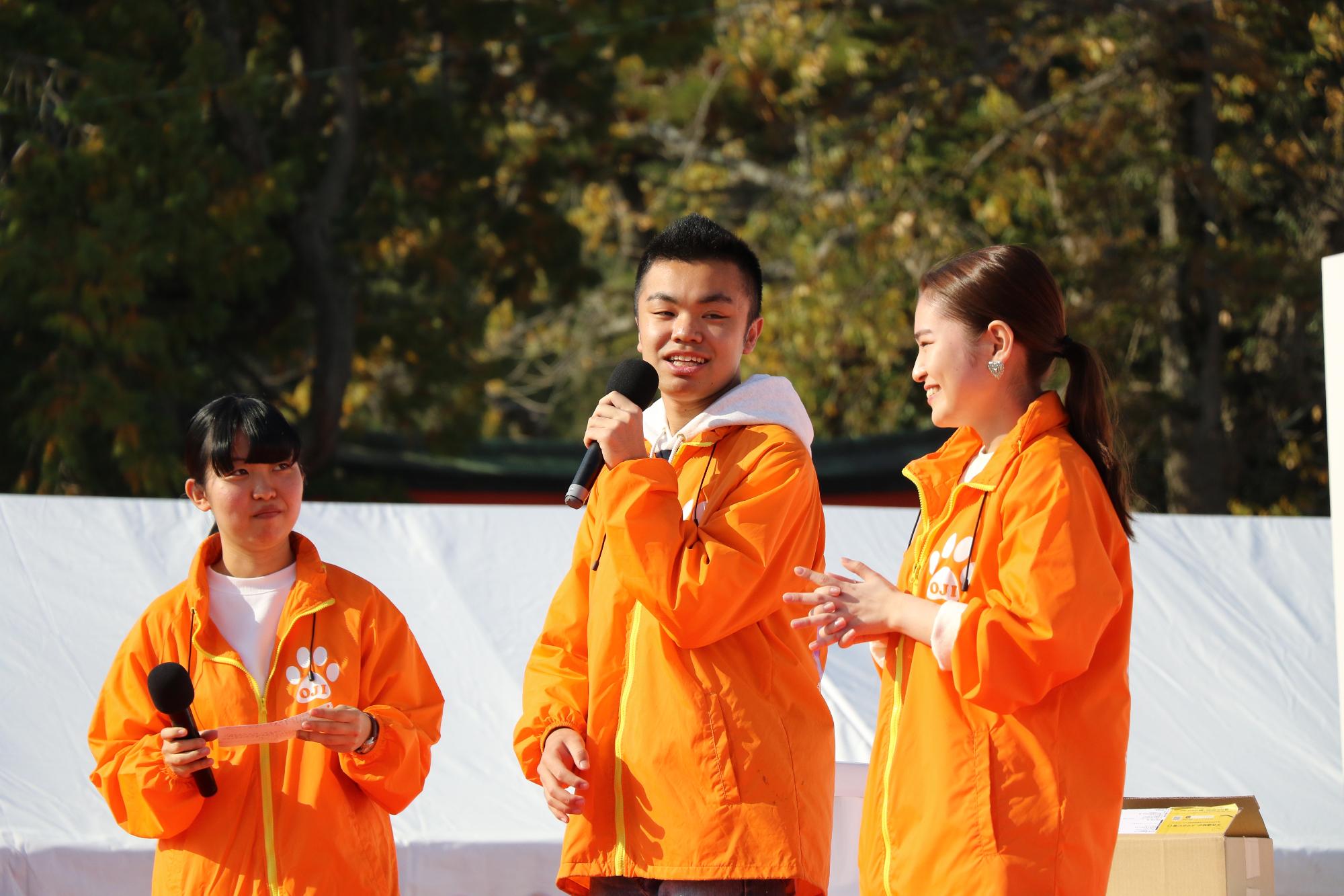 ボランティアスタッフの写真