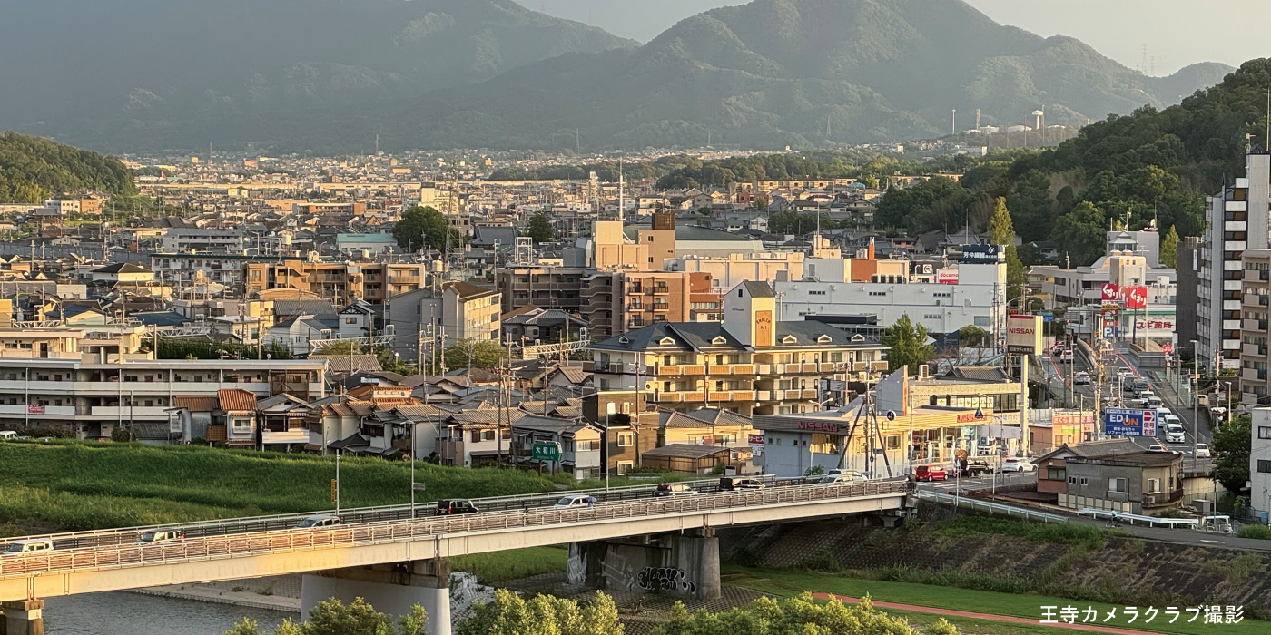 夕暮れ時の王寺